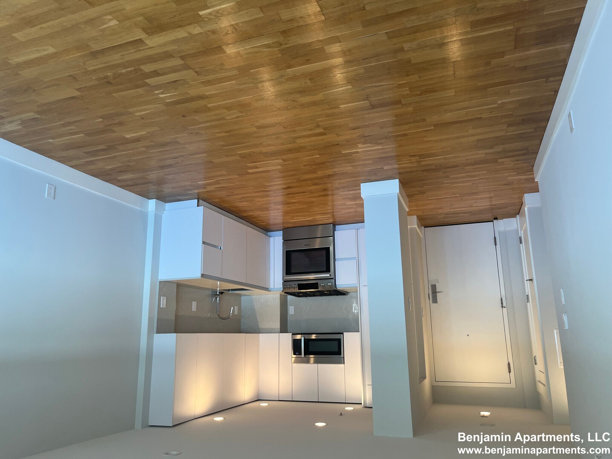 Building Photo - 1410 Columbia Rd