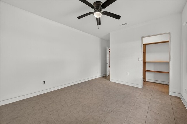 Building Photo - 5039 Shadowridge Dr