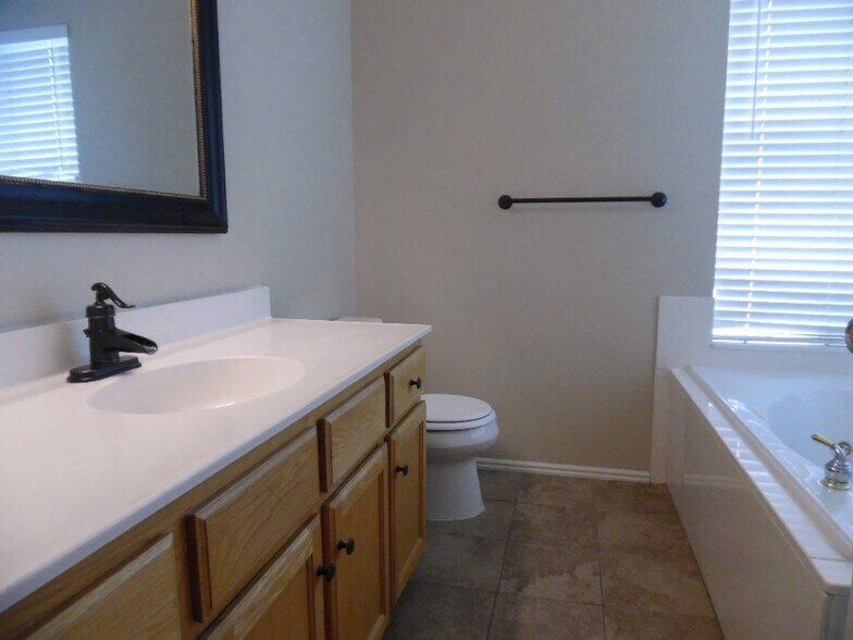 Building Photo - 3128 N 1325 E