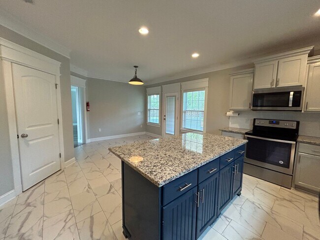 Building Photo - 287 Waystation