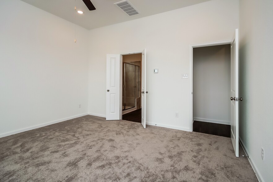 Building Photo - 4915 Eldorado Rose Pl