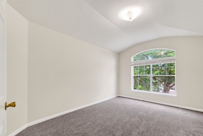 Building Photo - 16119 Gavin Ln