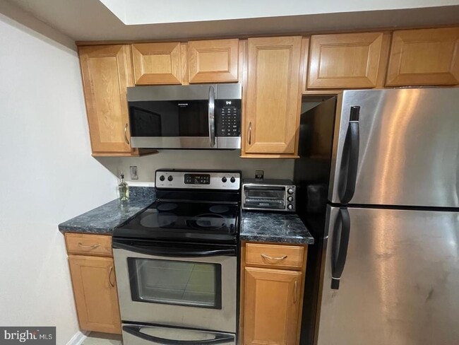 Building Photo - 907 Gregorys Way