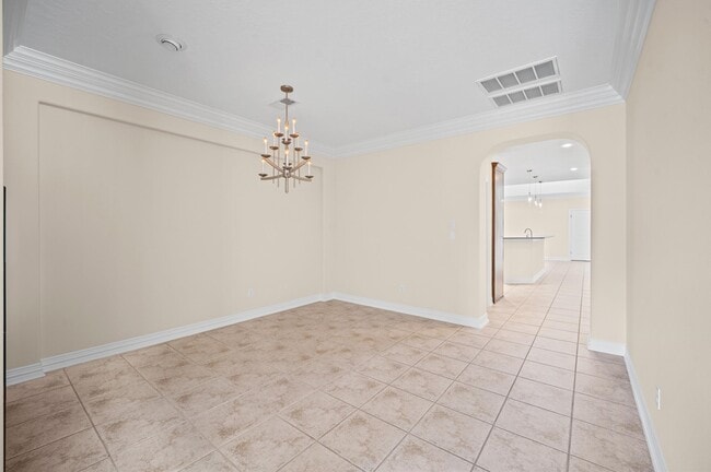 Building Photo - 2047 Palm Forest Ln
