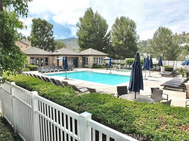 Building Photo - 922 S Country Glen Way