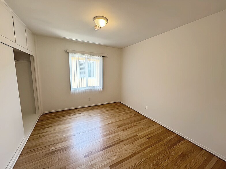 Building Photo - 6125 Cashio St