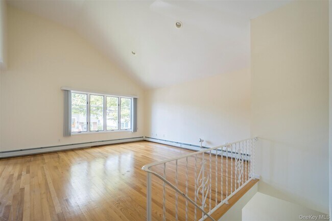 Building Photo - 11 7th St