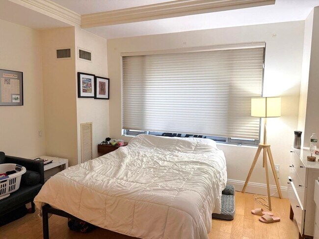 Building Photo - 1 Huntington Ave