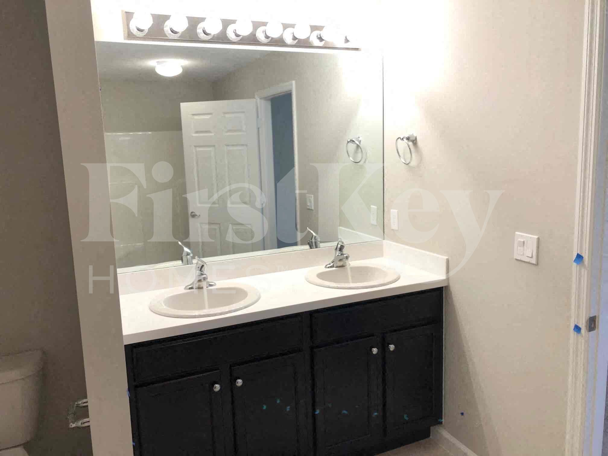 Building Photo - 1773 SW Cannon Ave