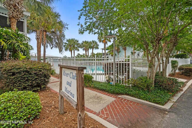 Building Photo - 3434 Blanding Blvd