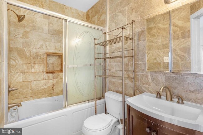 Building Photo - 5 W Girard Ave