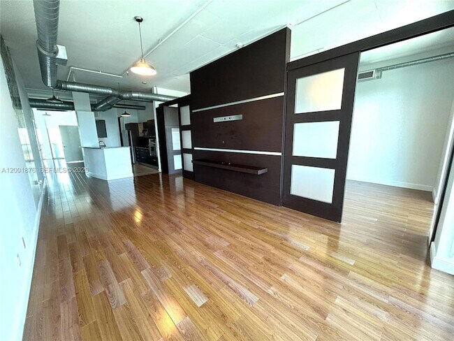 Building Photo - 3029 NE 188th St