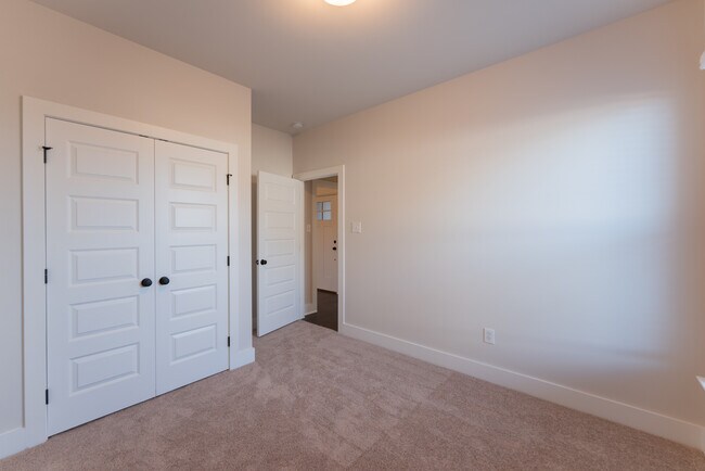 Building Photo - 163 Bowdock Dr.