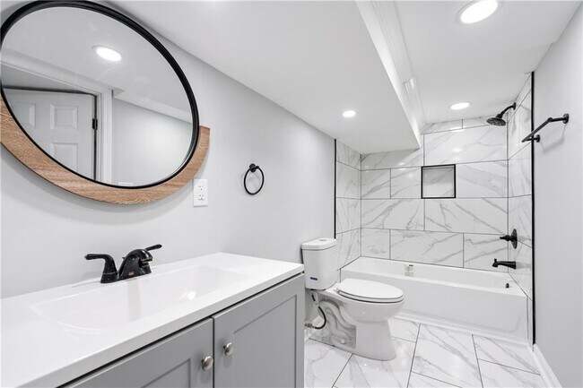 Building Photo - 1288 Lorenzo Dr SW