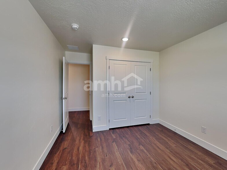 Building Photo - 9337 W Barcelona St