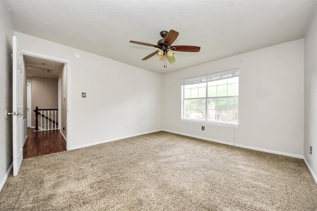 Building Photo - 4907 Echo Falls Dr