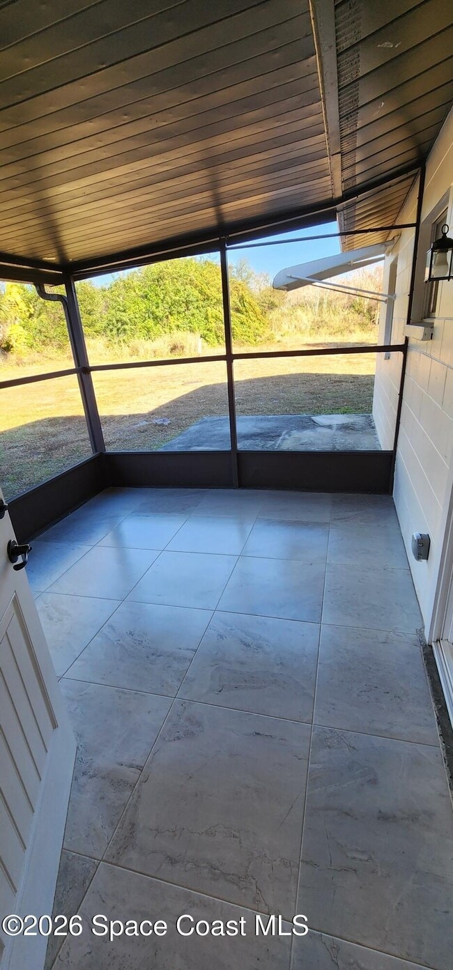 Building Photo - 2442 Mercury Dr