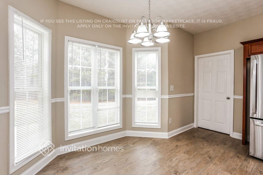 Building Photo - 225 Hedgewood Dr