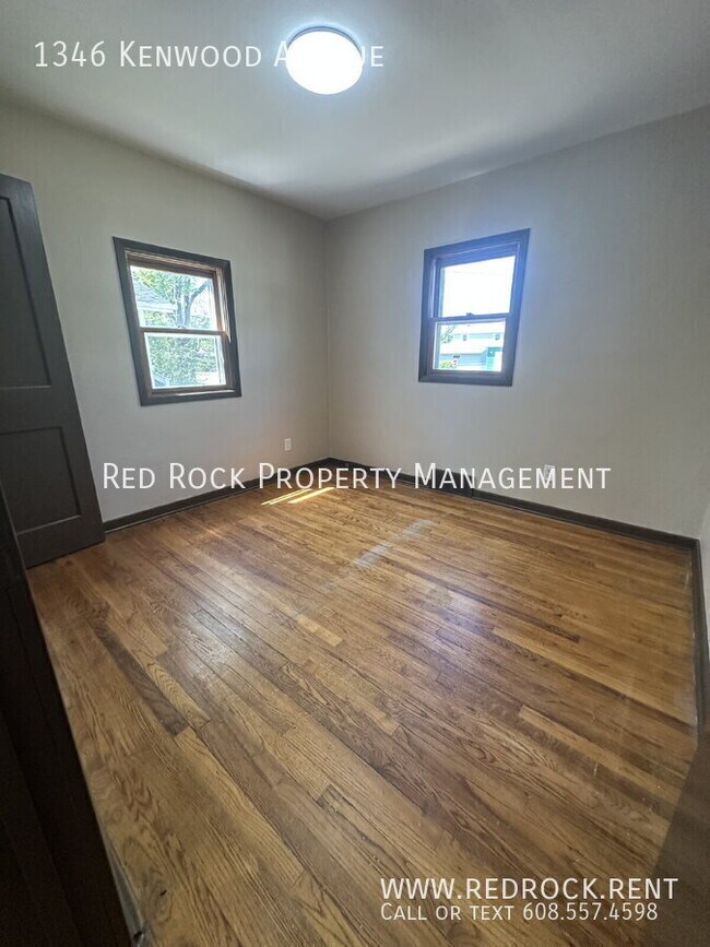 Building Photo - 1346 Kenwood Ave