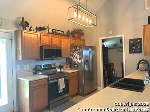 Building Photo - 6004 Gainsborough Dr