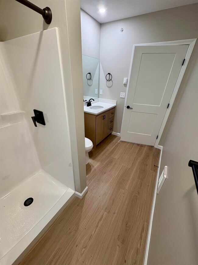 Building Photo - 15 Mountain Rd