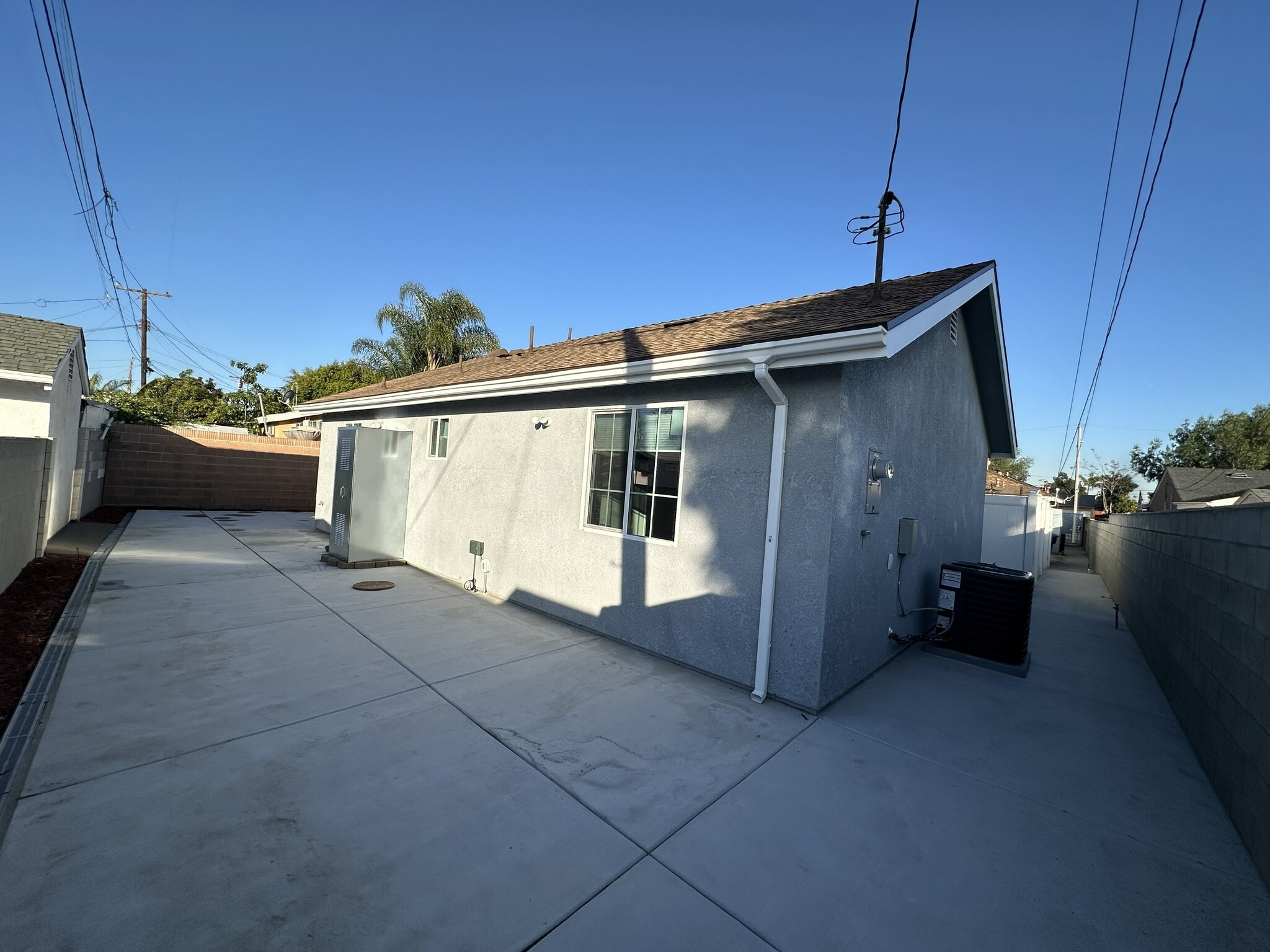 Building Photo - 13809 Actina Ave