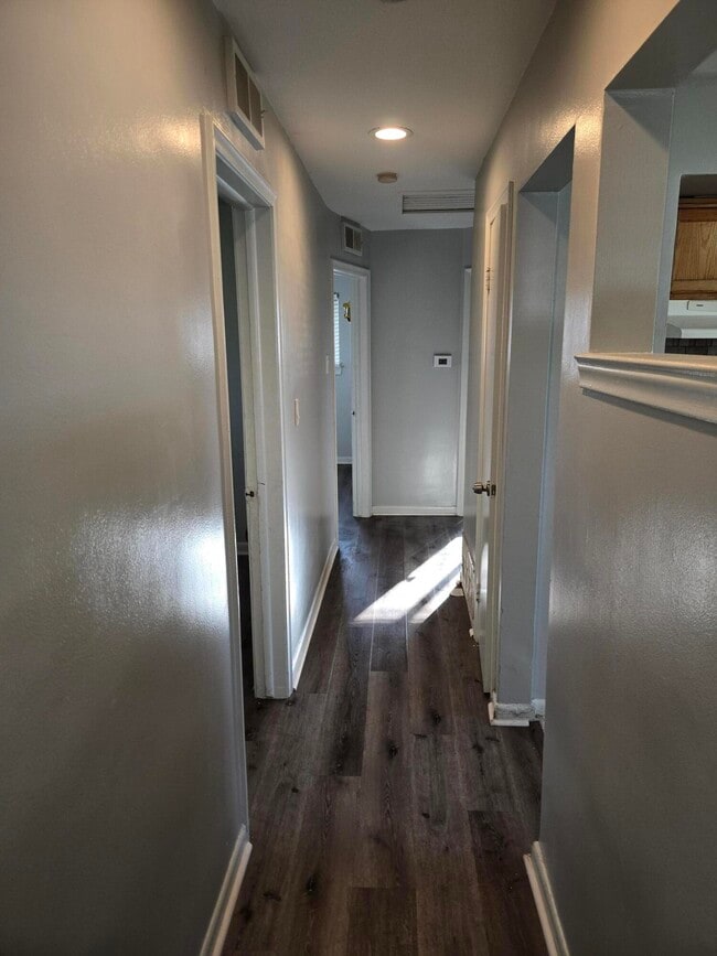 Building Photo - 27294 W Pleasant Ridge Dr