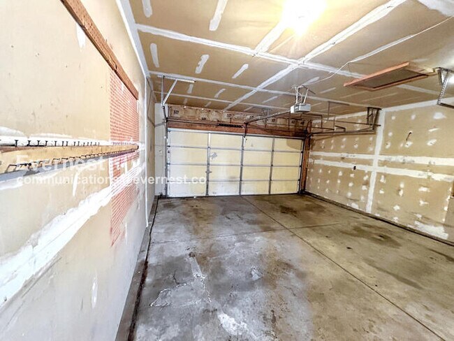 Building Photo - 615 Seawell Dr