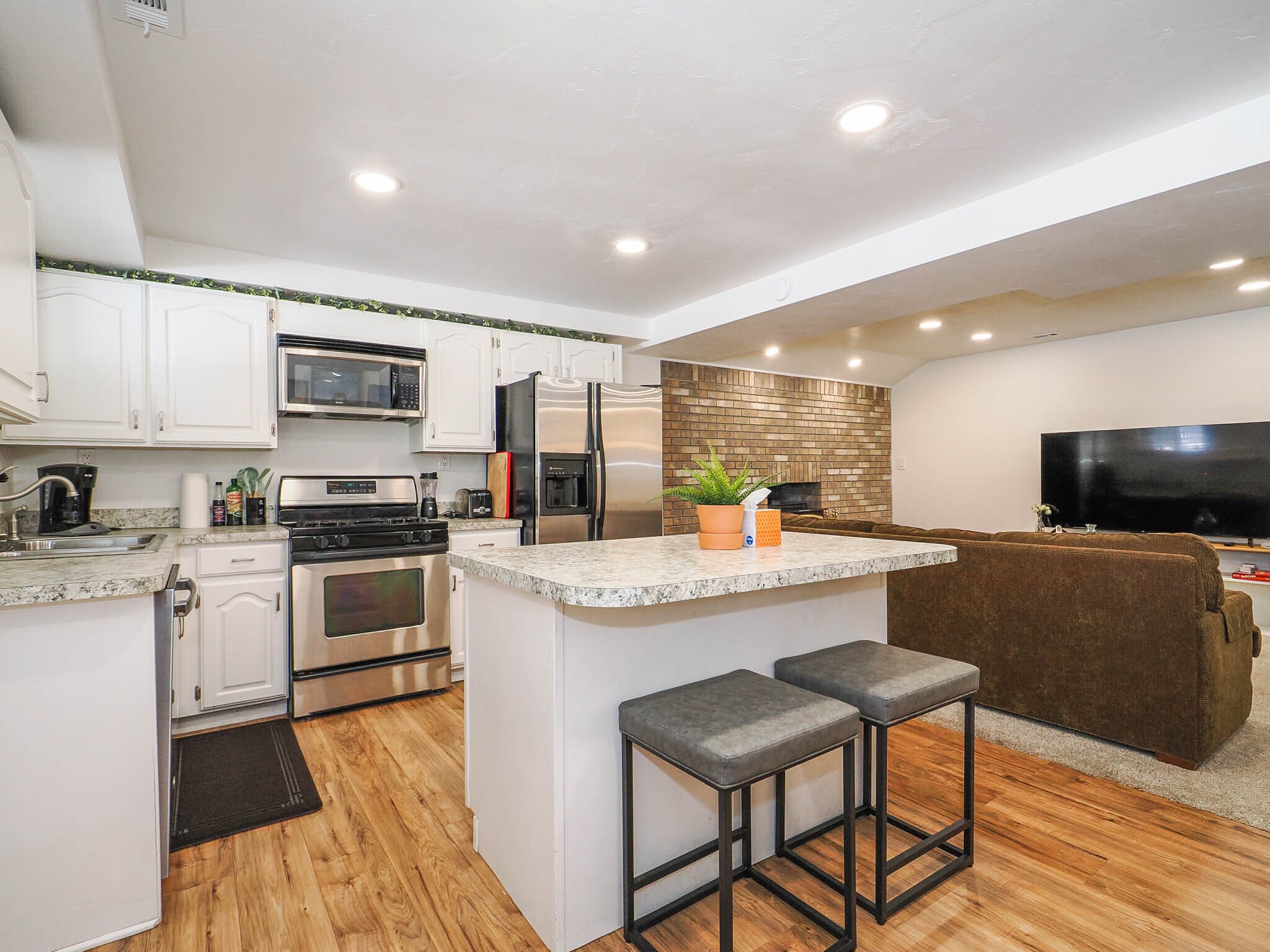 Kitchen / Living Room - 2185 E 9800 S