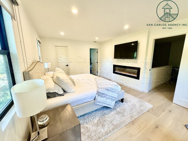 Building Photo - Newly Remodeled Four Bedroom Mission Field...