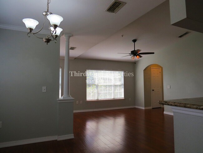 Building Photo - 7800 Point Meadows Dr