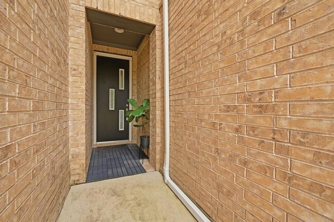 Building Photo - 311 Bridgeford Dr