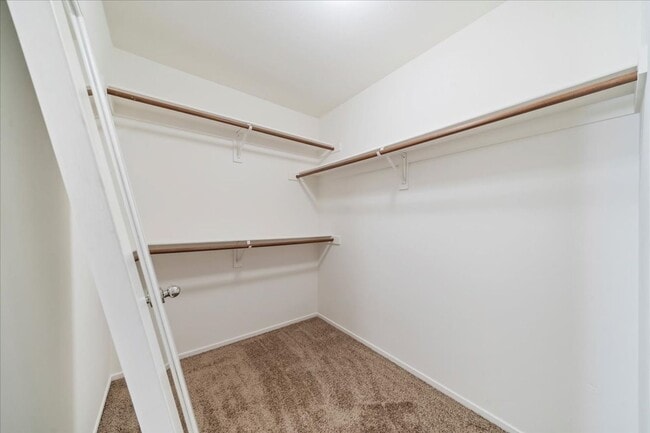 Building Photo - Beautiful 4 bedroom home in gated community