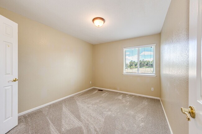 Building Photo - 9476 Morning Glory Way