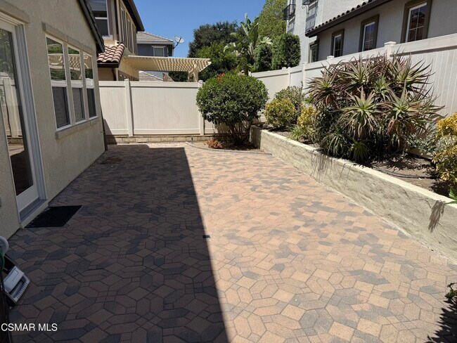 Building Photo - 600 Clearwater Creek Dr