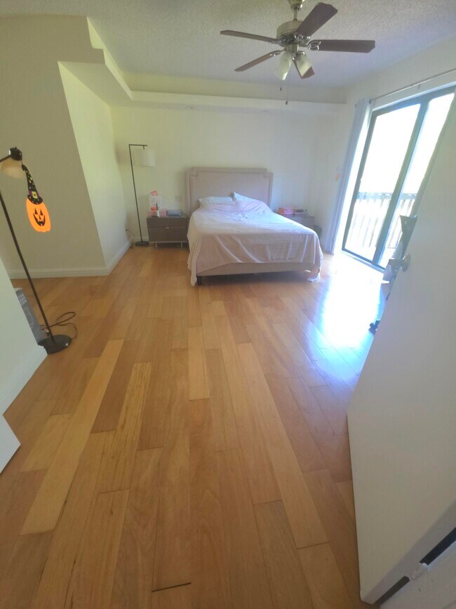 Building Photo - 5705 Fox Hollow Dr