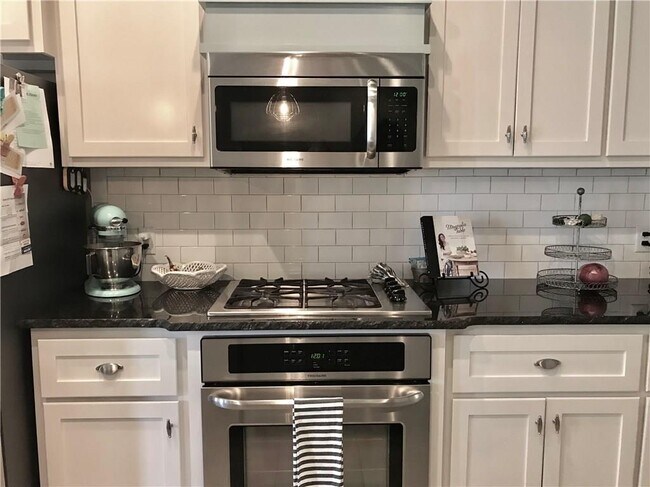 Building Photo - 3317 Lakeshire Ridge Way