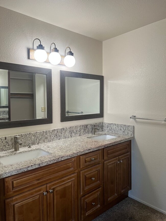 Building Photo - BEAUTIFUL 4 BEDROOM W/POOL IN FAIR OAKS!!