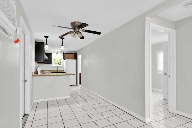 Building Photo - 817 N J St