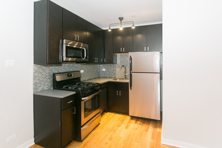 Building Photo - 2402 N Kedzie Blvd