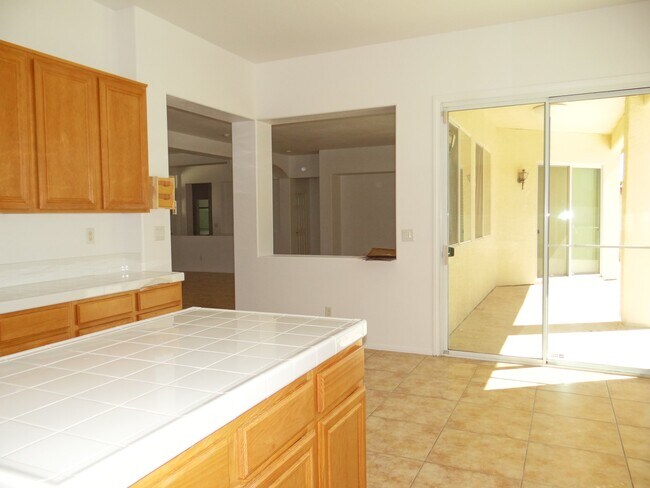 Building Photo - 10119 W Mesa Vista Ave