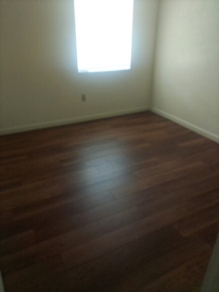 Building Photo - 1424 W Hartley Cir