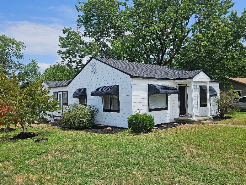 Building Photo - 4703 E Latimer Pl