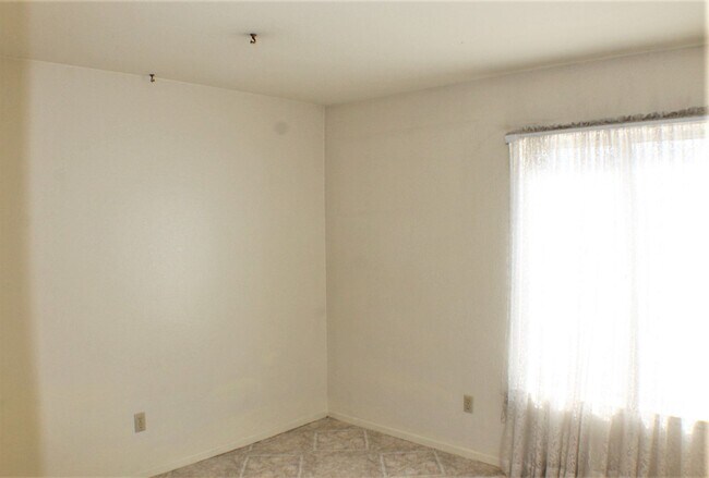 Building Photo - 25740 Rosebay Ct