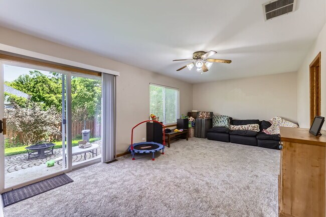 Building Photo - 34257 Trillium Way