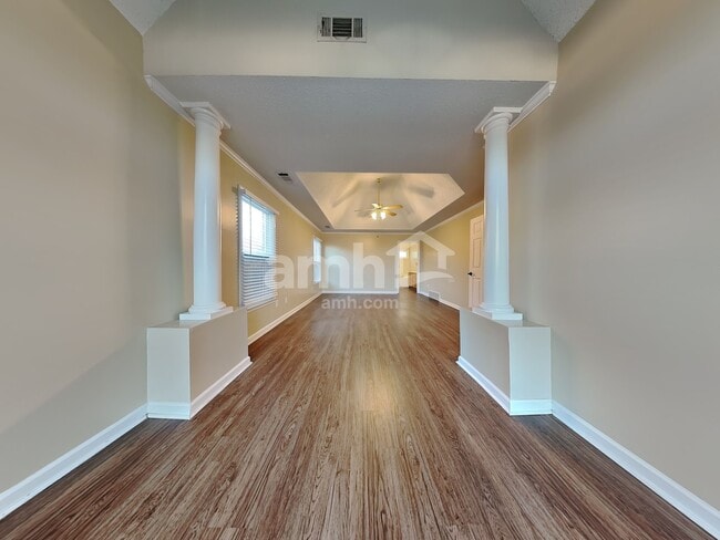 Building Photo - 6857 Briarfield Ln