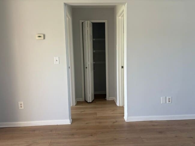 Building Photo - 1110 SE 9th Ct