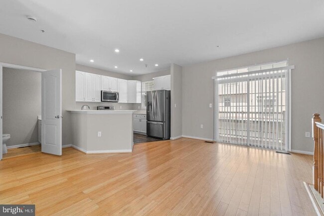 Building Photo - 519 Ensemble Ct