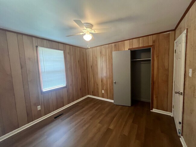 Building Photo - 3 BR. @ BATH home in the middle of Cabot