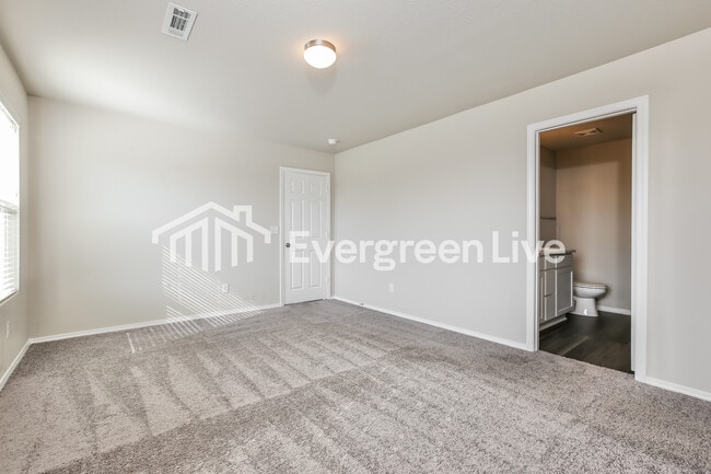 Building Photo - 1071 Huntington Dr